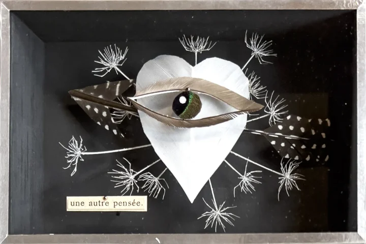 Anne Limbour Ex-voto Œil cœur flèche ombellifère Œuvre plastique 10 x 15 cm